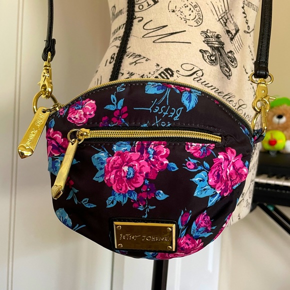 Betsey Johnson Handbags - Betsy Johnson Small Crossbody Purse
